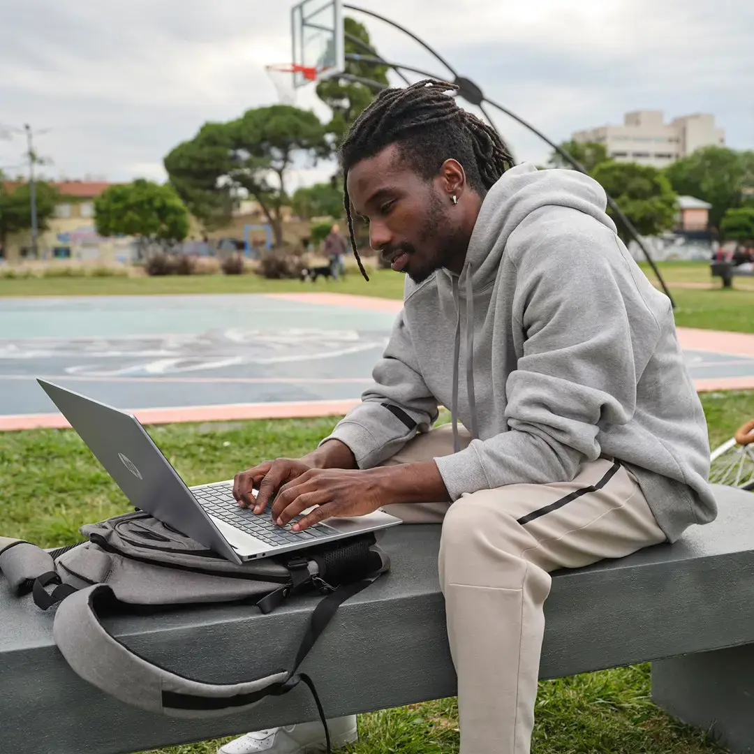 HP Pavilion 16-ag0007nw AMD Ryzen™ 5 8540U Laptop 40.6 cm (16") 2K Display 16 GB LPDDR5 SDRAM 512 GB SSD Wi-Fi 6E (802.11ax) Windows 11 Home Silver