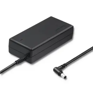 QOLTEC 50070 Nešiojamojo kompiuterio kintamosios srovės maitinimo adapteris Qoltec 90W 19V 4.74 A 5.5x2.5 + maitinimo kabelis