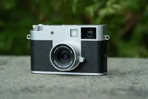 Fujifilm X-HF1, silver