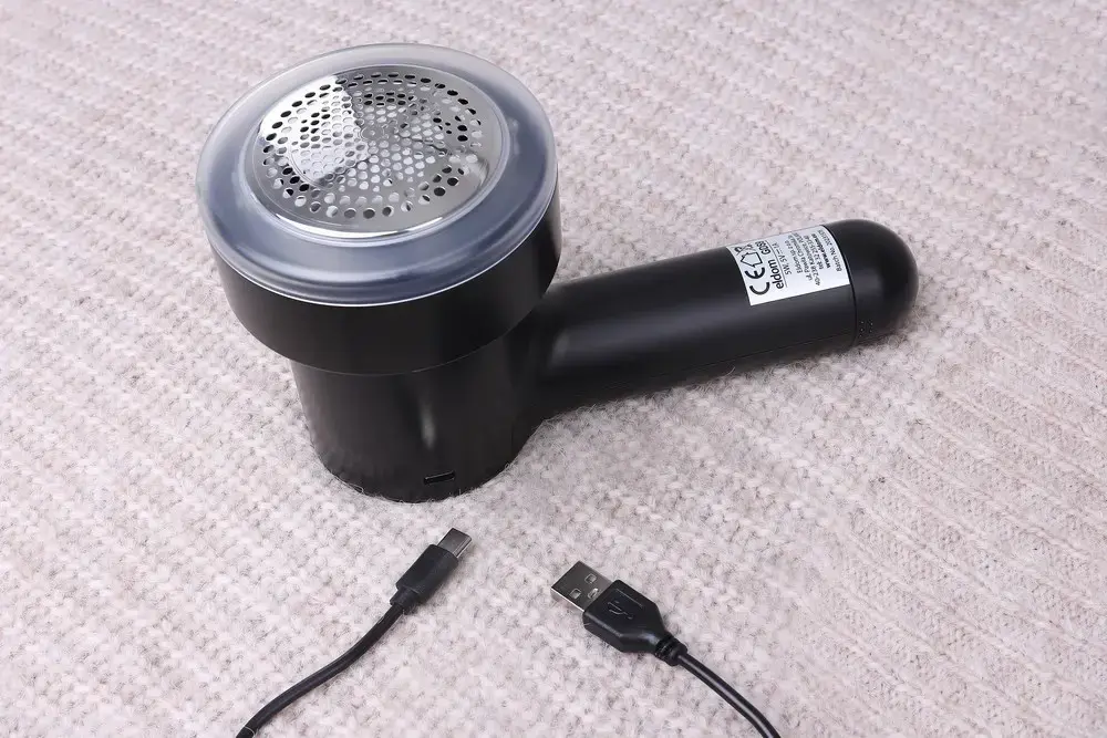 ELDOM TORI drabužių skustuvas, įkraunamas ir maitinamas iš tinklo