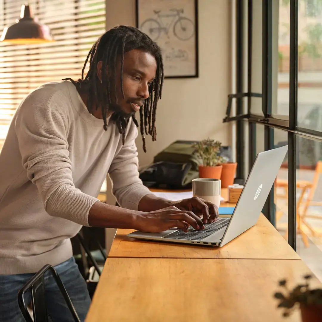 HP Pavilion 16-ag0007nw AMD Ryzen™ 5 8540U Laptop 40.6 cm (16") 2K Display 16 GB LPDDR5 SDRAM 512 GB SSD Wi-Fi 6E (802.11ax) Windows 11 Home Silver