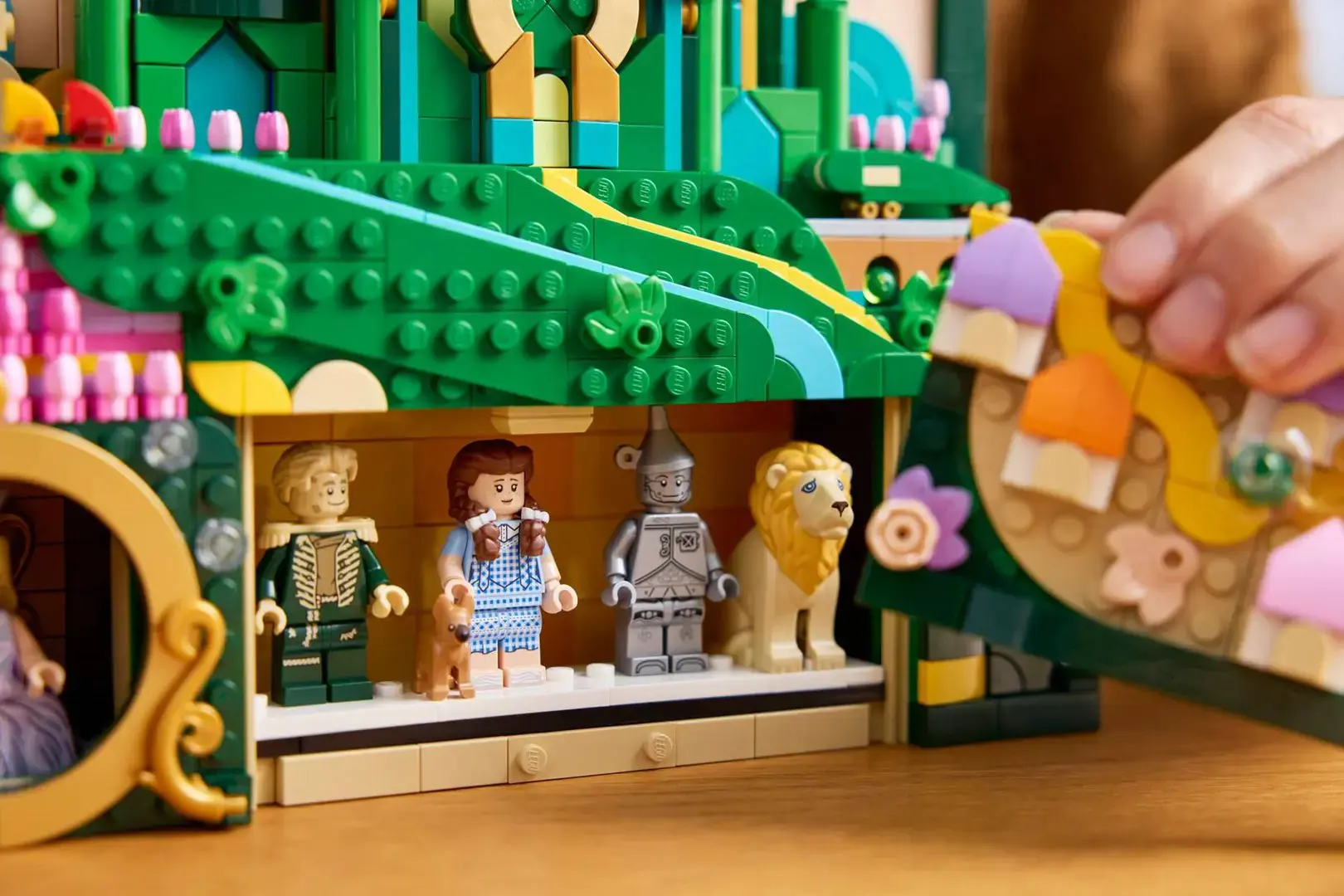 LEGO WICKED 75685 Emerald City Wall Art
