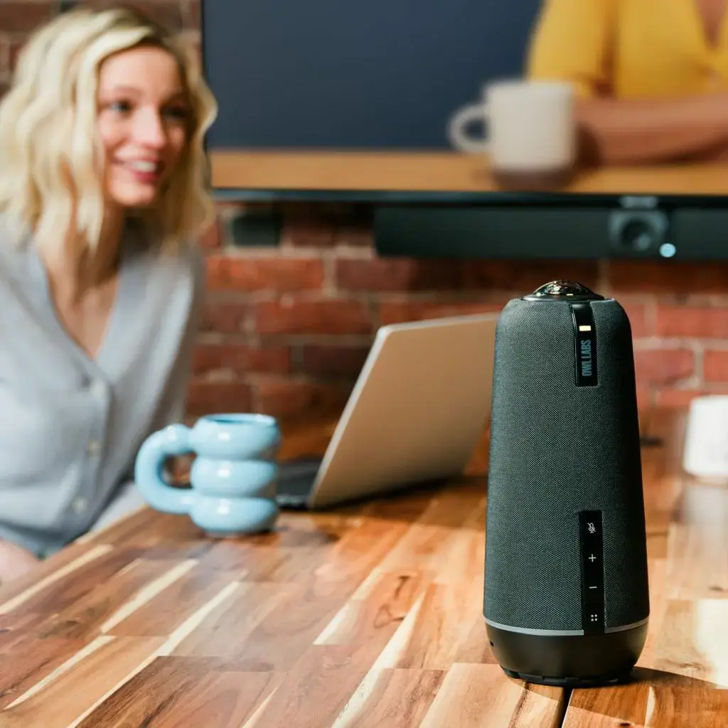 Owl Labs Meeting Owl 4+ 360-Degree, 4K Smart Video Conference Camera, Microphone and Speaker (Automatic Speaker Focus, Smart Zooming and Noise Equalising), Group video conferencing system, CMOS, 4K Ultra HD, 30 fps, Charcoal
