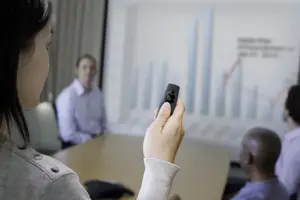 "Kensington Presenter Expert™" belaidis kursoriaus valdymas su žaliuoju lazeriu, RF, USB, 45 m, juodas