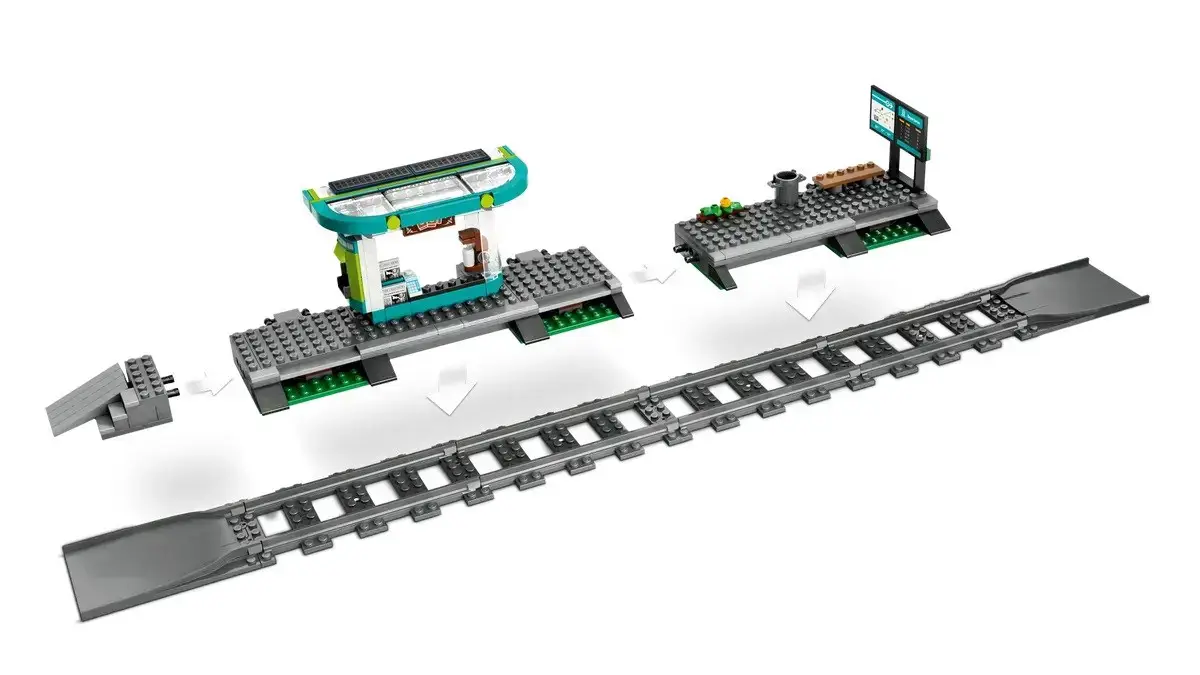 LEGO CITY 60423 Downtown Streetcar and Station