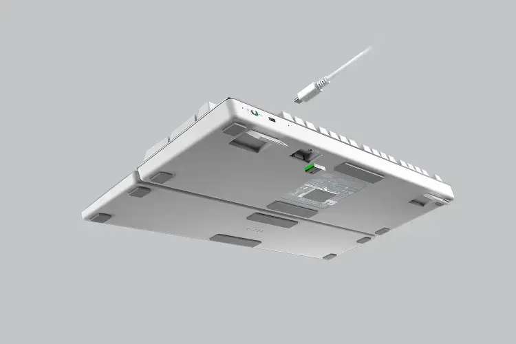 "Razer Pro Type Ultra" mechaninė klaviatūra, JAV išdėstymas, belaidė / laidinė, balta