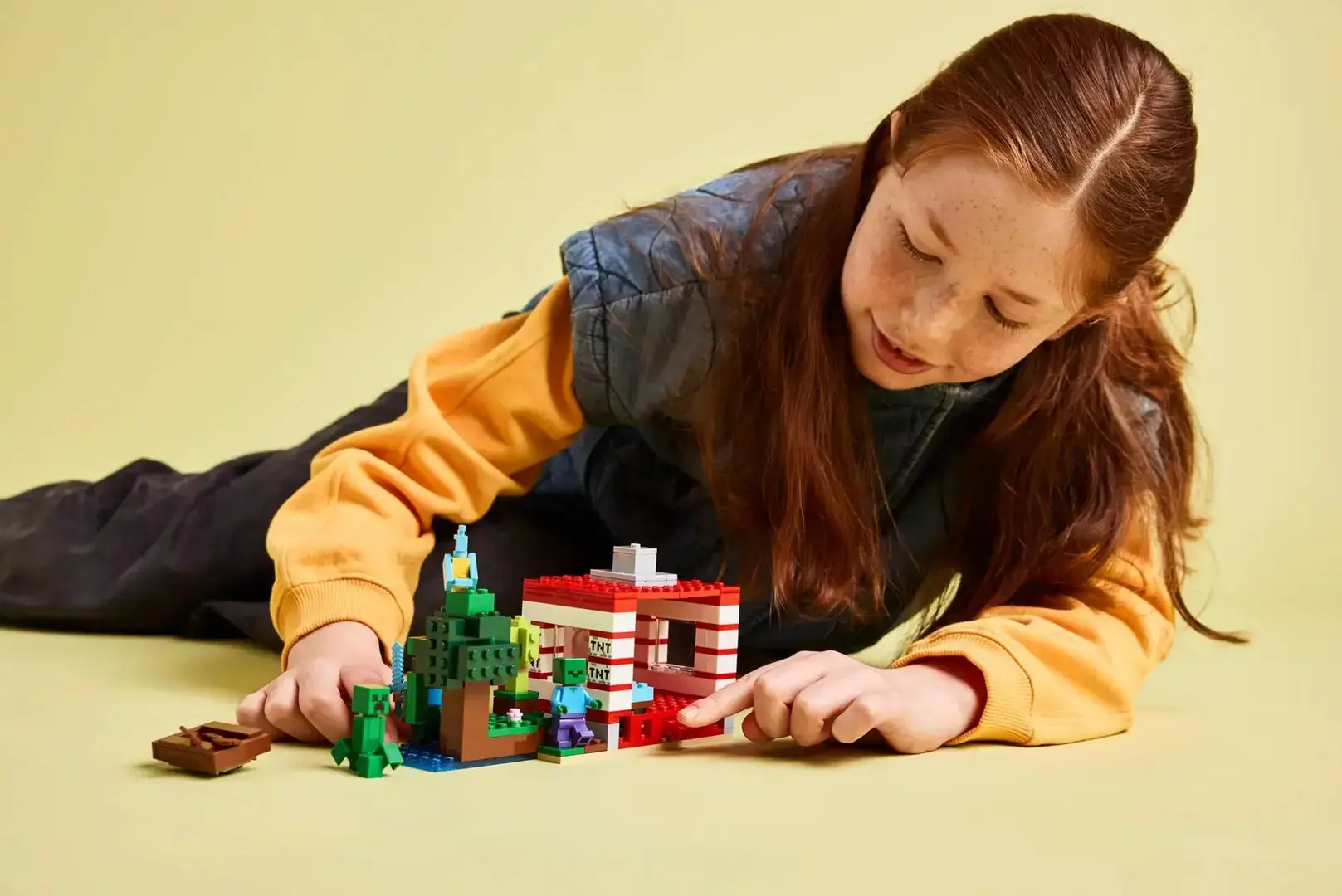 LEGO MINECRAFT 21275 The TNT Jungle House