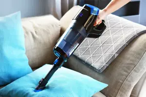 Blaupunkt VCH602BL stick vacuum/electric broom 2-in-1 stick vacuum Battery Dry Cyclonic Bagless 0.7 L 135 W Black, Blue