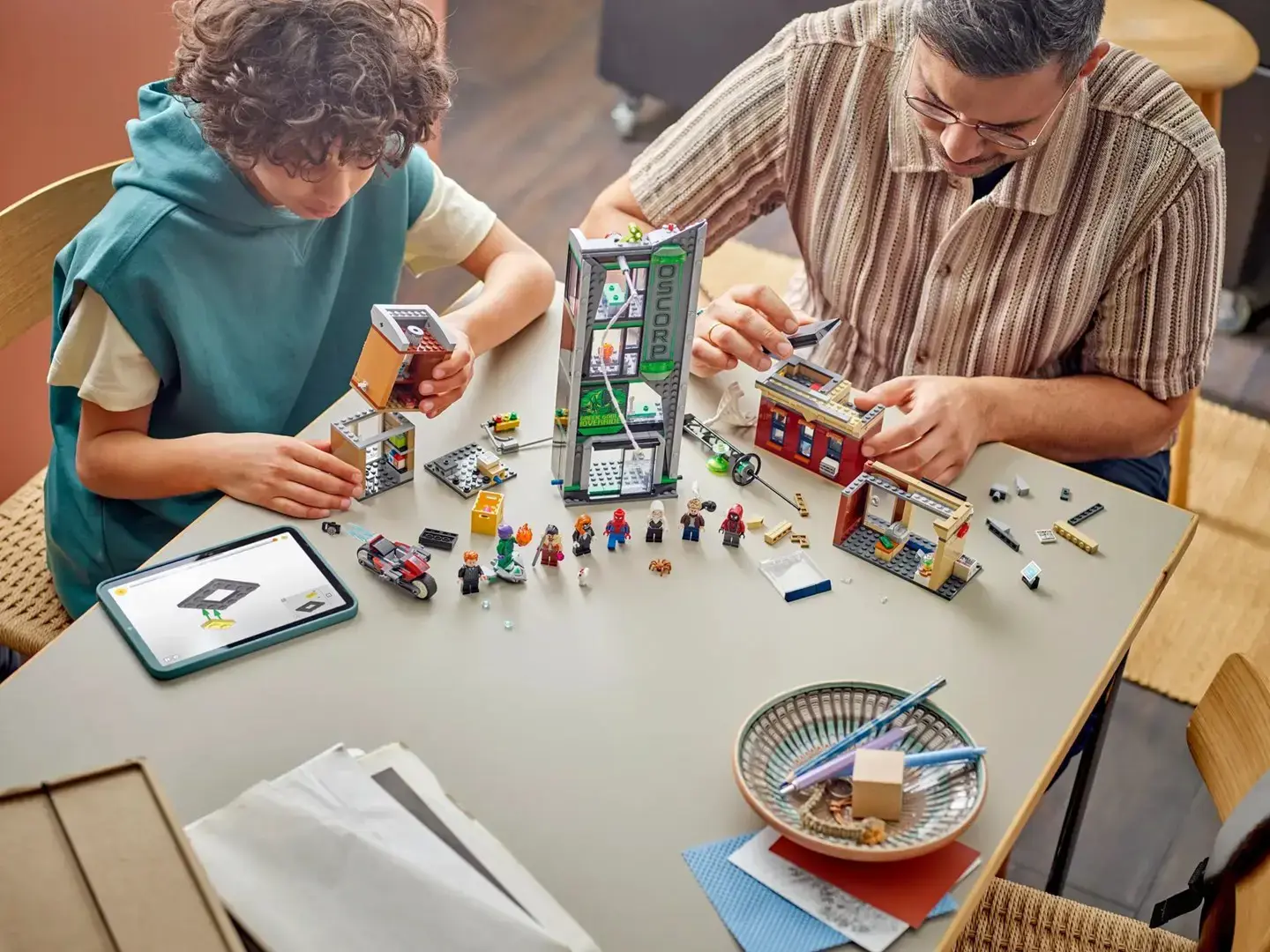 LEGO MARVEL 76324 Spider-Man vs. Oscorp