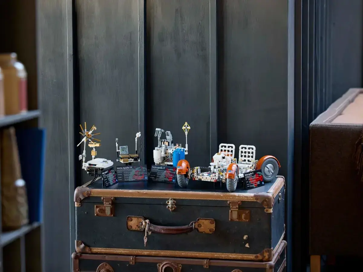 LEGO TECHNIC 42182 NASA Apollo Lunar Roving Vehicle - LRV