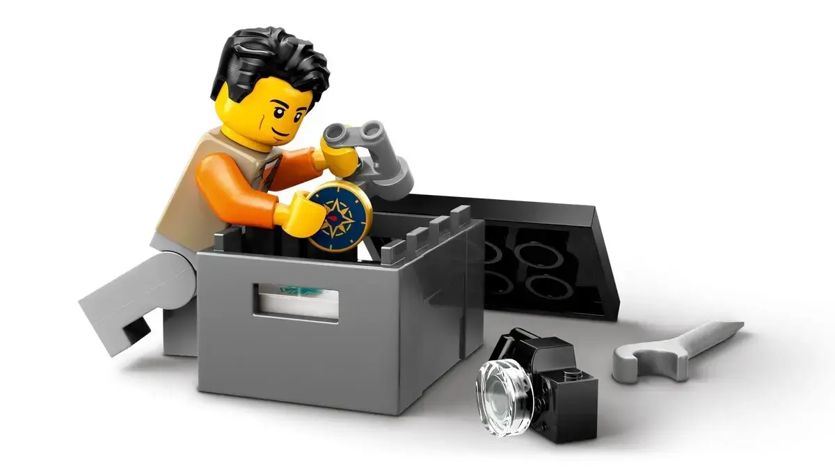 LEGO CITY 60447 Off-Road 4x4 Mountain Truck