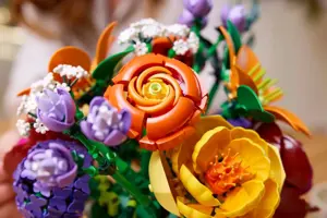 LEGO BOTANICALS 10345 Flower Arrangement
