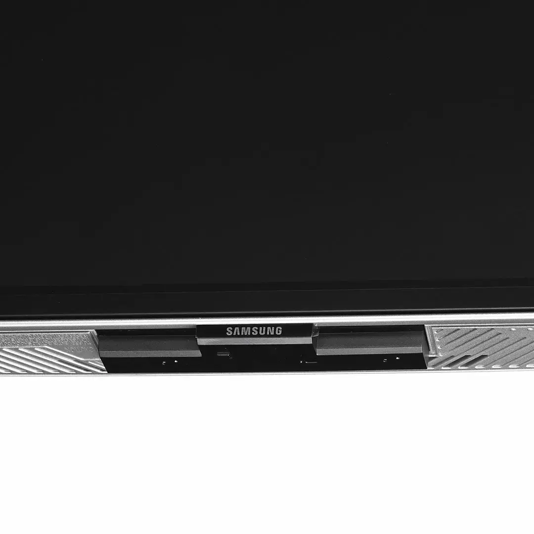 Samsung | LS32DG802SUXDU | 32 " | OLED | 4K | 16:9 | 240 Hz | 0.03 ms | 3840 x 2160 pixels | 200 cd/m² | HDMI ports quantity 2 | Silver