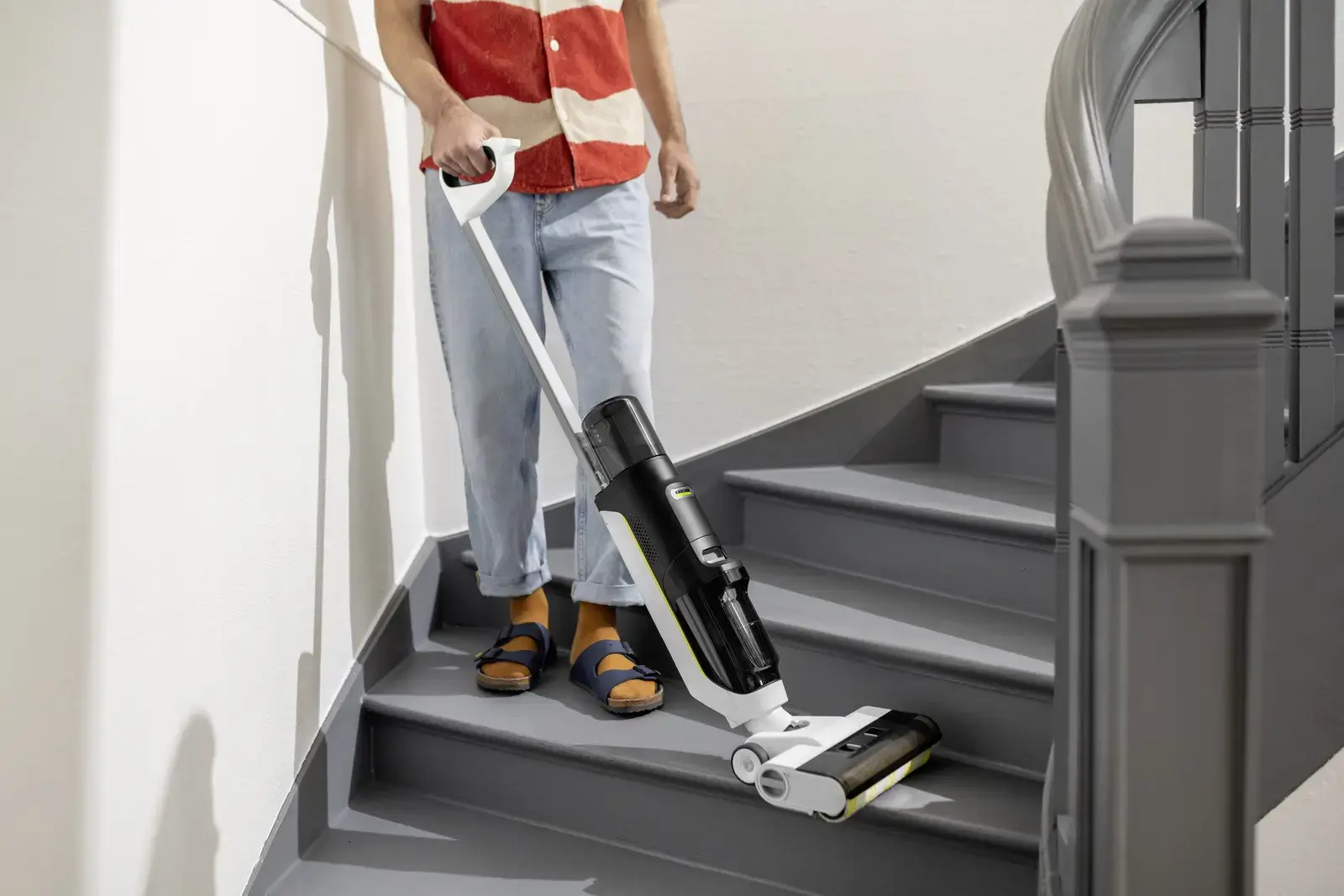 Vacuum Cleaner KARCHER Three-in-one floor cleaner FCV 3 Upright/Wet/dry/Cordless White Weight 3.8 kg 1.056-122.0