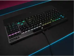 CORSAIR K70 RGB PRO optinė-mechaninė žaidimų klaviatūra su RGB LED apšvietimu CORSAIR OPX juodos spalvos PBT klavišų dangteliai