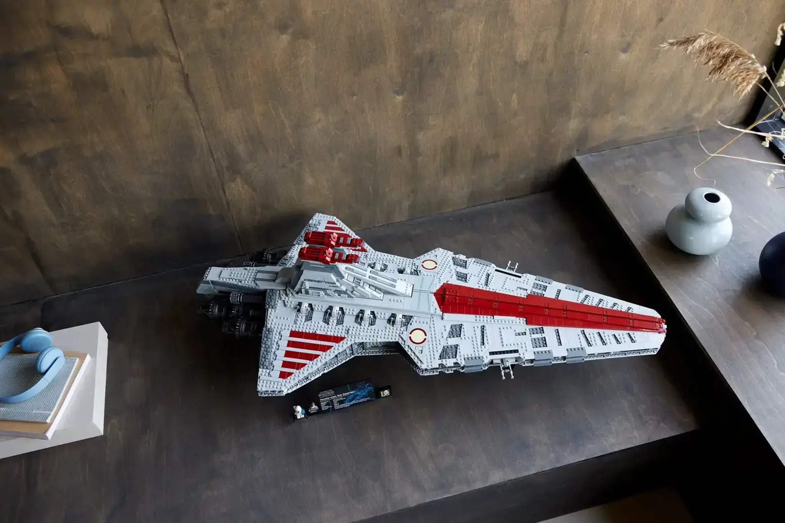 LEGO STAR WARS 75367 Venator-class Republic Attack Cruiser (Ultimate Collector Series)