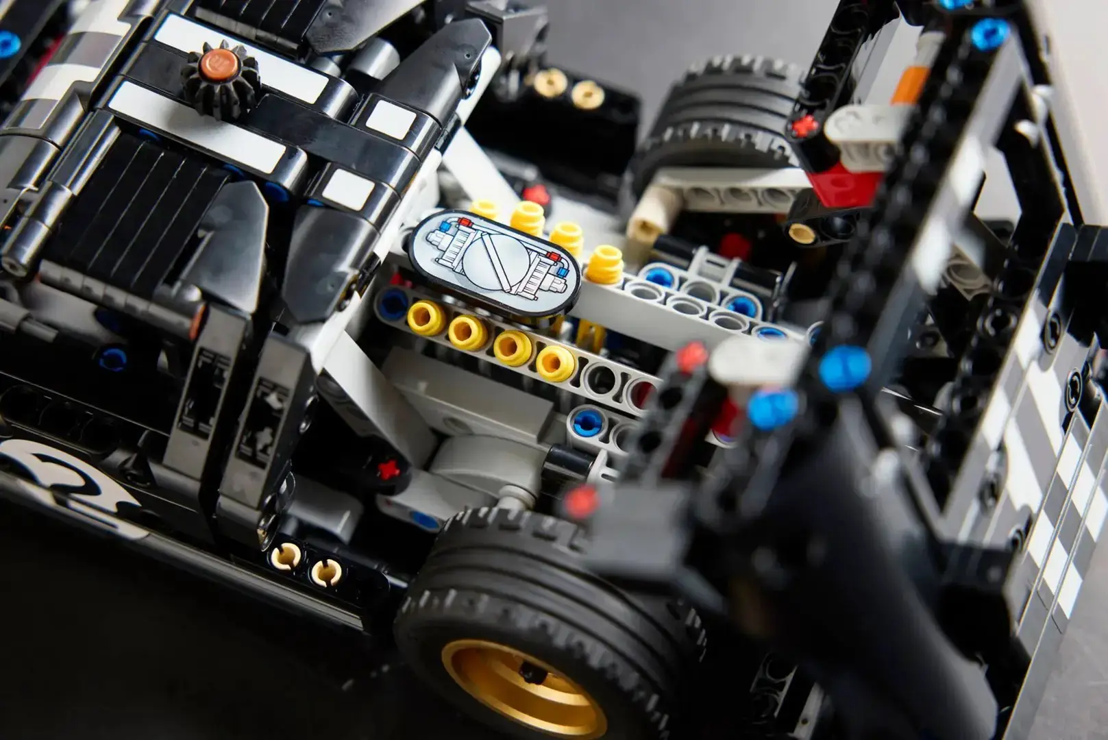 LEGO TECHNIC 42223 1966 Ford GT40 MKII Race Car