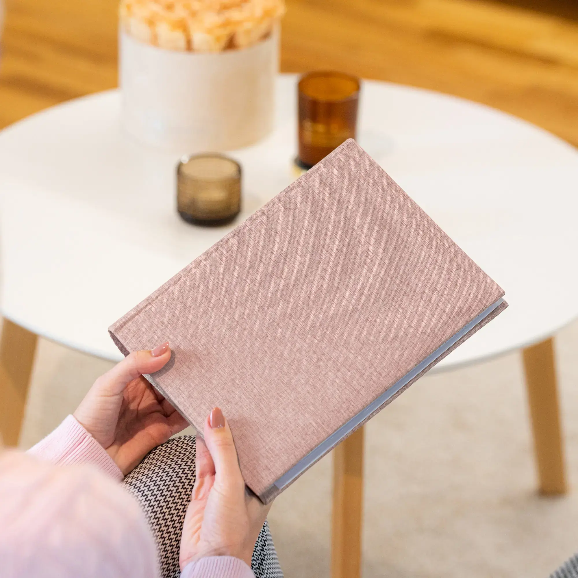 Albumas B 10x15/200M drobė, rožinė