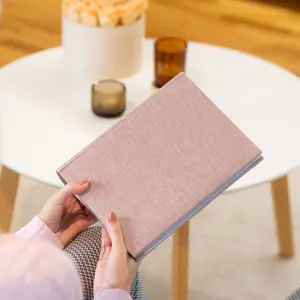 Albumas B 10x15/200M drobė, rožinė