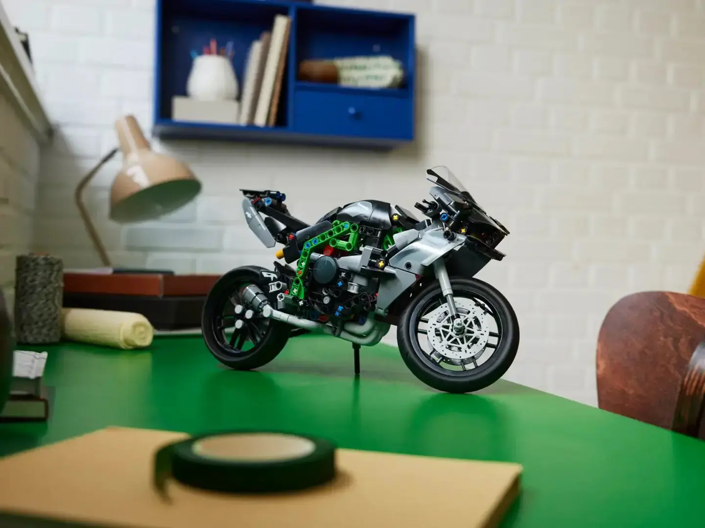 LEGO TECHNIC 42170 Kawasaki Ninja H2R
