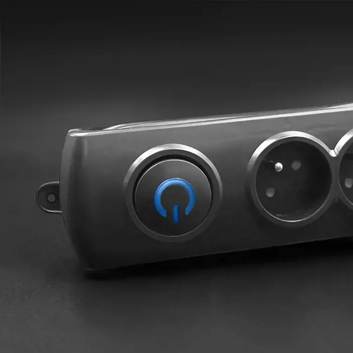 QOLTEC 50104 Apsauga nuo viršįtampių Qoltec 4 maitinimo lizdai 1,5 m