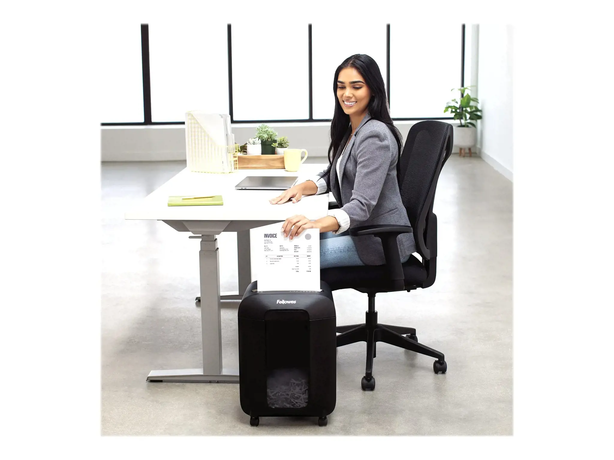 "Fellowes LX85", 22,4 cm, 4 × 40, 19 L, 75 dB, mygtukai, 4 ratukai