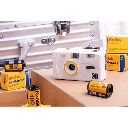 Kodak M38 reusable camera (Clouds White)