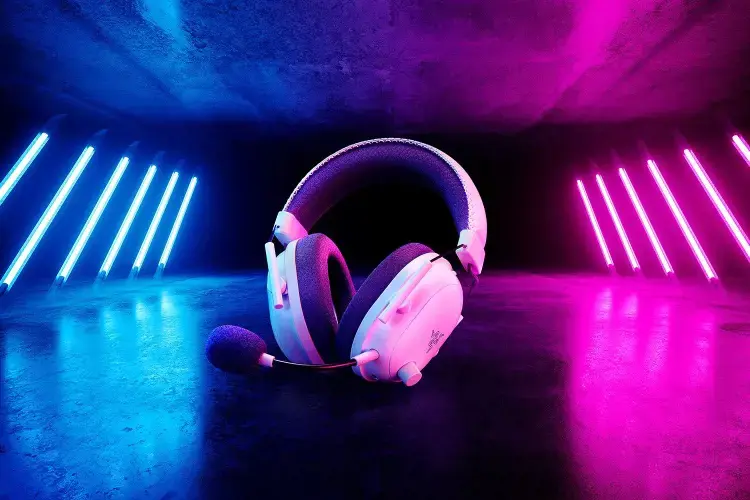 "Razer BlackShark V2 Pro+" ausinės, per ausis, laidinės, baltos spalvos