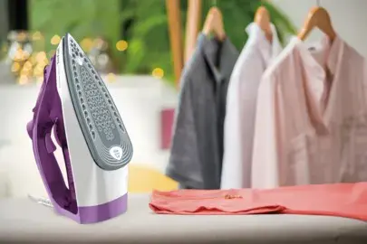 "Tefal FV2836", sausas ir garų lygintuvas, keraminis padas, 1,9 m, 165 g/min, violetinis, baltas, 35 g/min