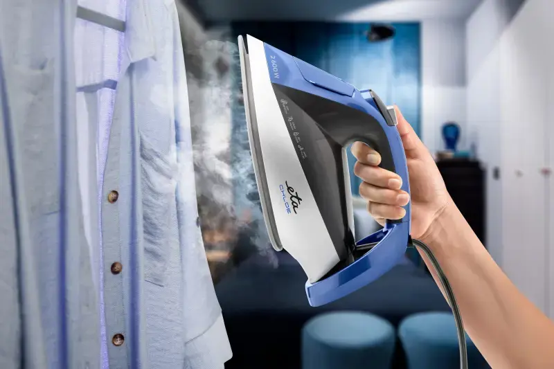 ETA Steam Iron | ETA227690000 Chloe | Steam Iron | 2600 W | Water tank capacity 350 ml | Continuous steam 40 g/min | Silver/Blue