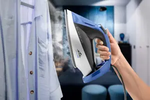 ETA Steam Iron | ETA227690000 Chloe | Steam Iron | 2600 W | Water tank capacity 350 ml | Continuous steam 40 g/min | Silver/Blue