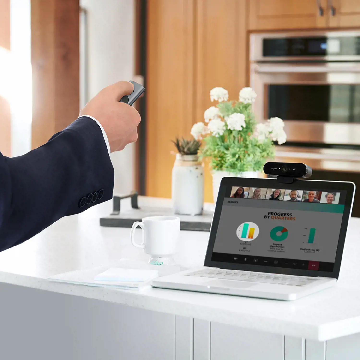 "Logitech Spotlight", "Bluetooth/RF", USB, 30 m, pilka