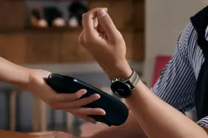 "Xiaomi Watch 2 Pro" - "Bluetooth®" sidabrinis korpusas su rudu dirželiu "Xiaomi
