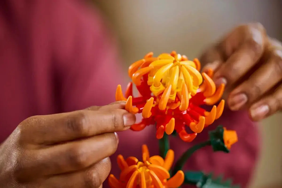LEGO ICONS 10368 Chrysanthemum