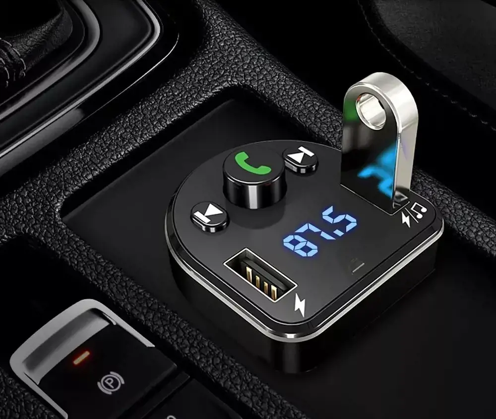 XO transmiter FM BCC01 Bluetooth MP3 car charger black