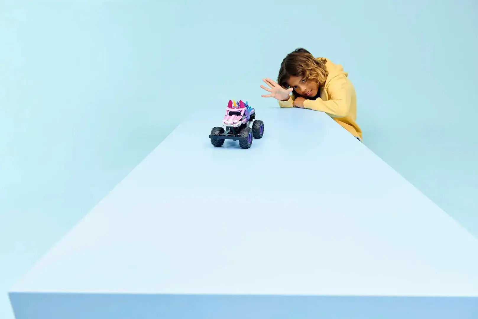 LEGO TECHNIC 42220 Monster Jam Sparkle Smash Pull-Back