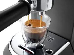 Kavos aparatas DeLonghi EC685.BK, 1,1 litrai, 1300 W, Juoda, Pusiau automatinis