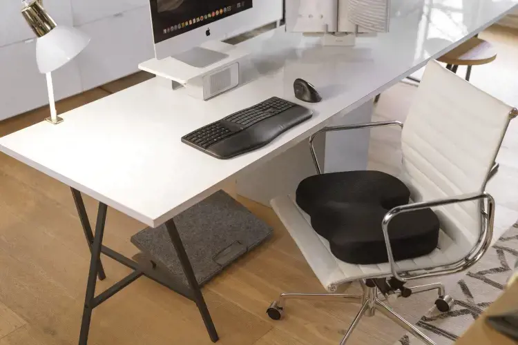 "Kensington Pro Fit® Ergo" belaidė pelė juodos spalvos, dešinioji ranka, RF belaidis ryšys + "Bluetooth", 1600 DPI, juoda