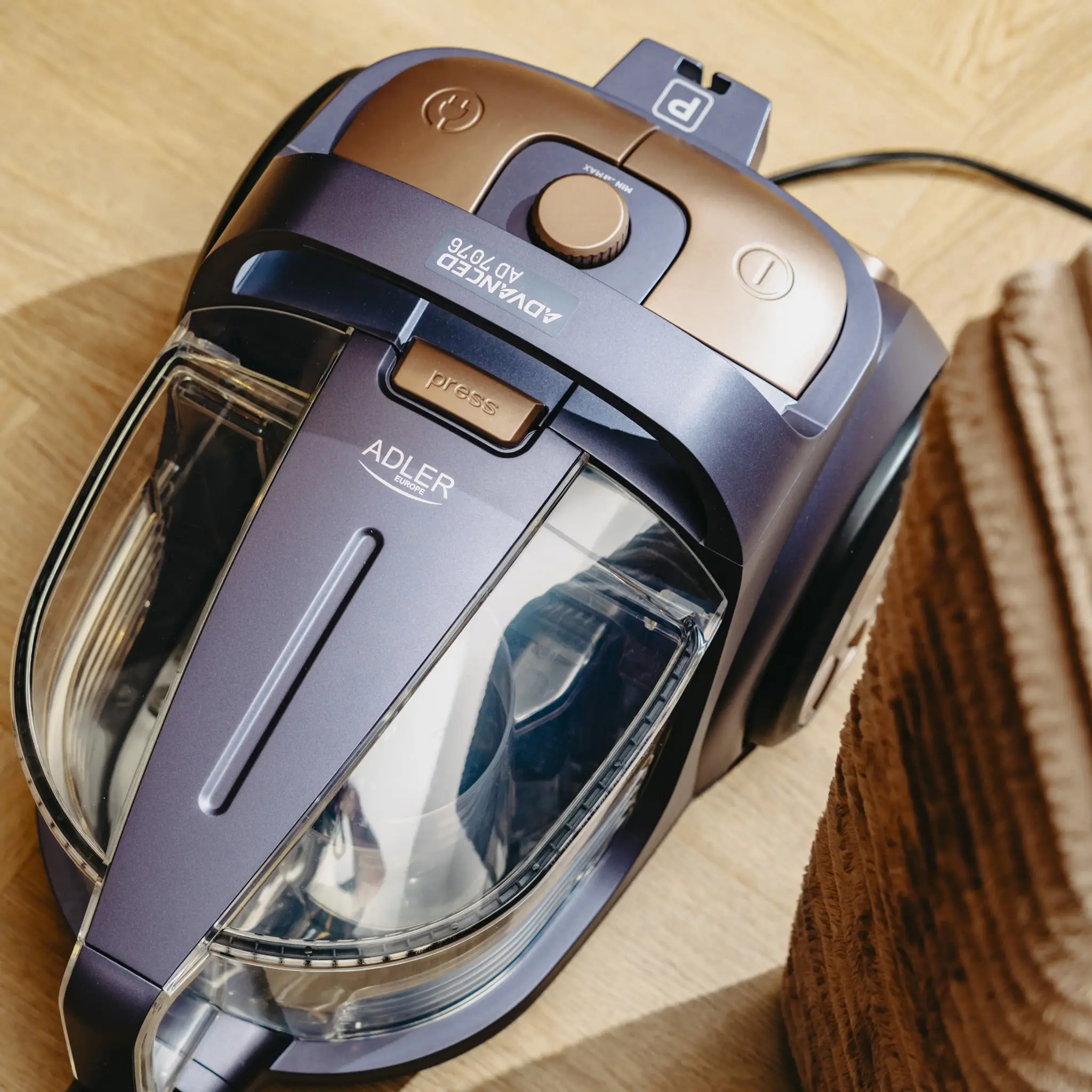 ADLER AD 7076 vacuum