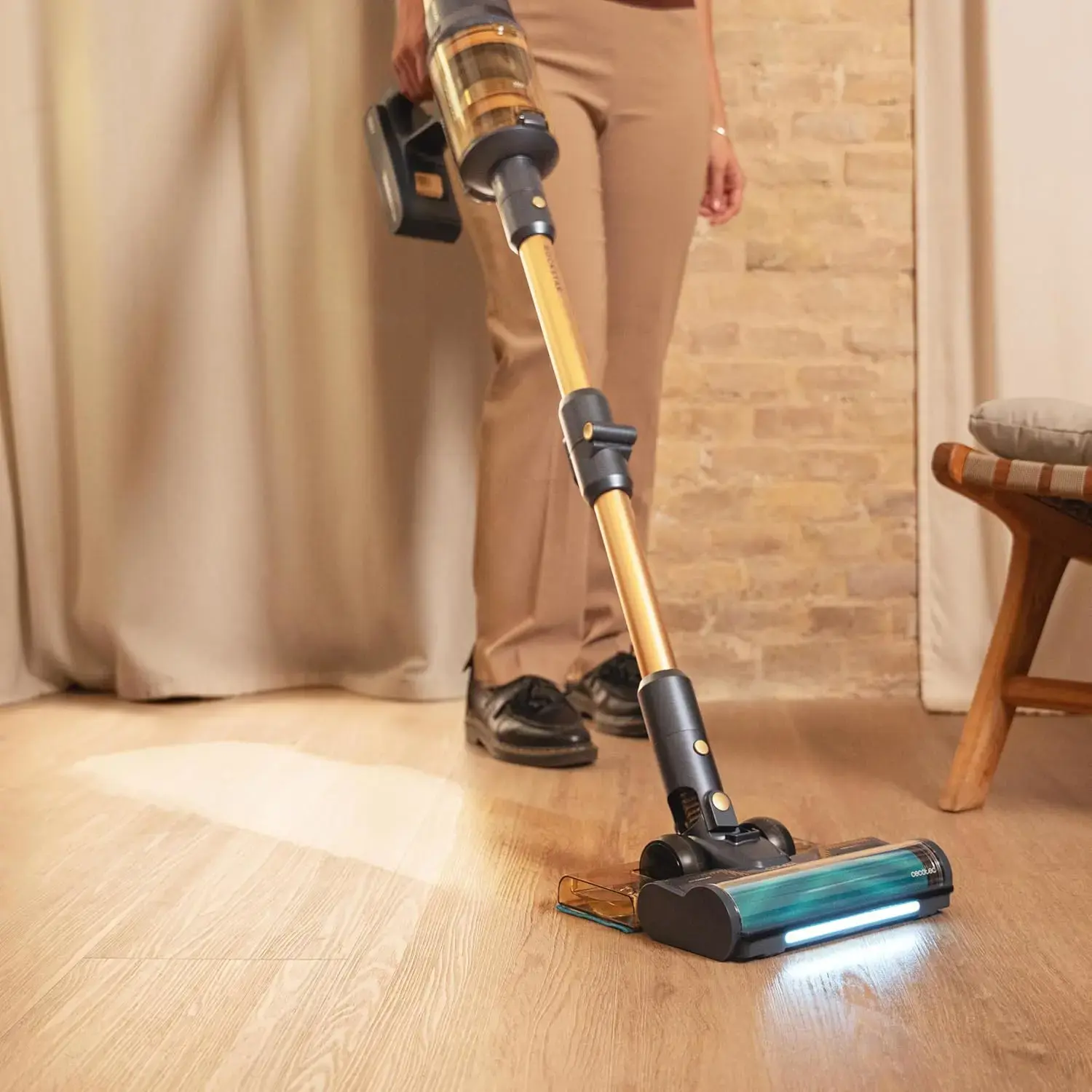 Cecotec Vacuum cleaner | Rockstar RX70 AquaPet Flex Conga | Cordless operating | Stick/handheld | 780 W | Operating time (max) 100 min | Blue/Gold