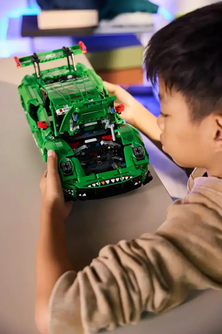 LEGO TECHNIC 42224 Porsche 911 GT3 R REXY AO Racing Car