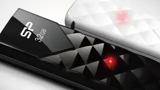 "Silicon Power Ultima U03", 32 GB, USB Type-A, 2.0, skaidrių, 13 g, balta