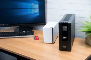 APC Back UPS Pro BR 650VA 6 lizdai AVR LCD sąsaja