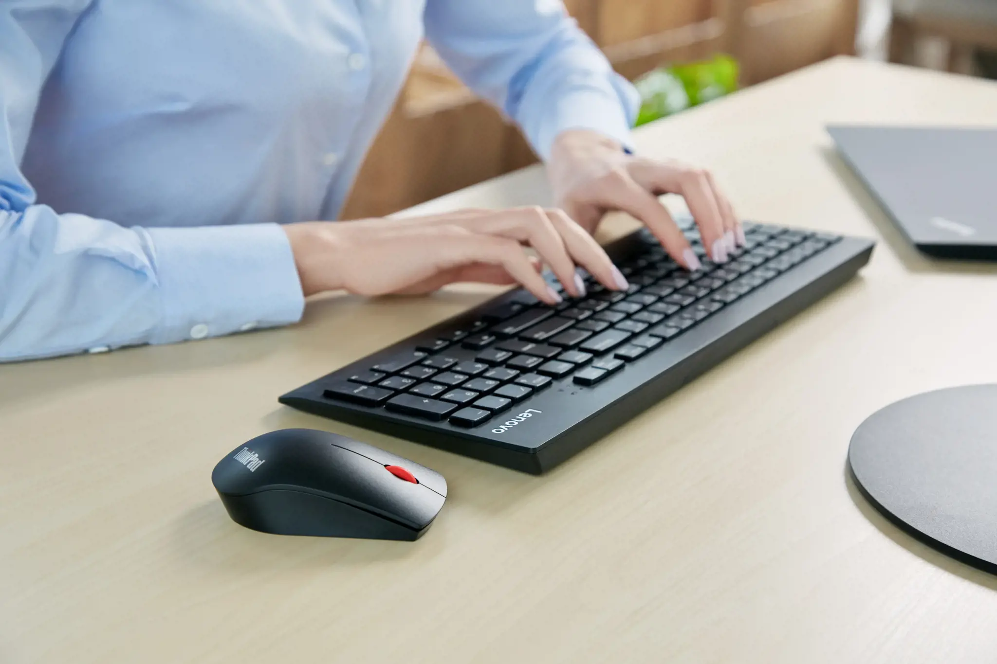 Lenovo 4X30H56829, pilno dydžio (100%), belaidis, RF belaidis, QWERTY, juodas, pelė pridedama