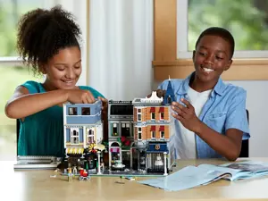 LEGO CREATOR EXPERT 10255 surinkimo aikštelė