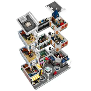 LEGO CREATOR EXPERT 10255 surinkimo aikštelė