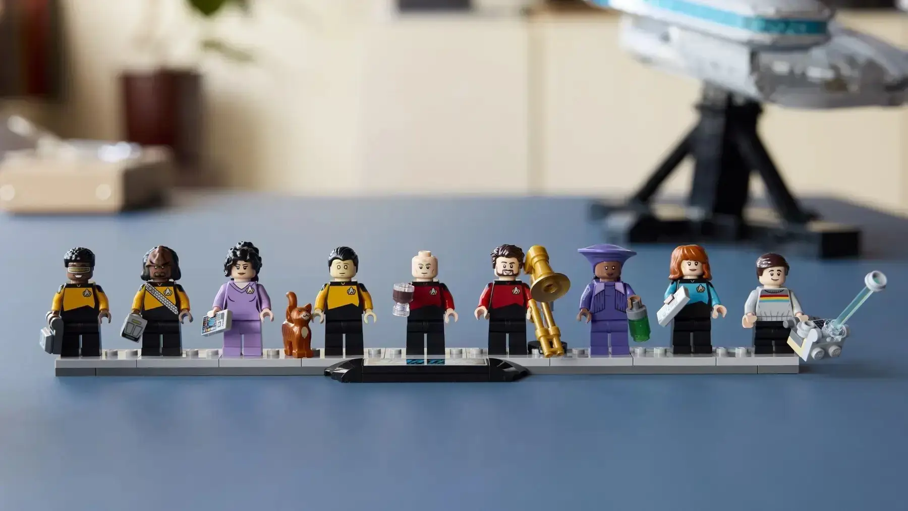 LEGO ICONS 10356 Star Trek: U.S.S. Enterprise NCC-1701-D
