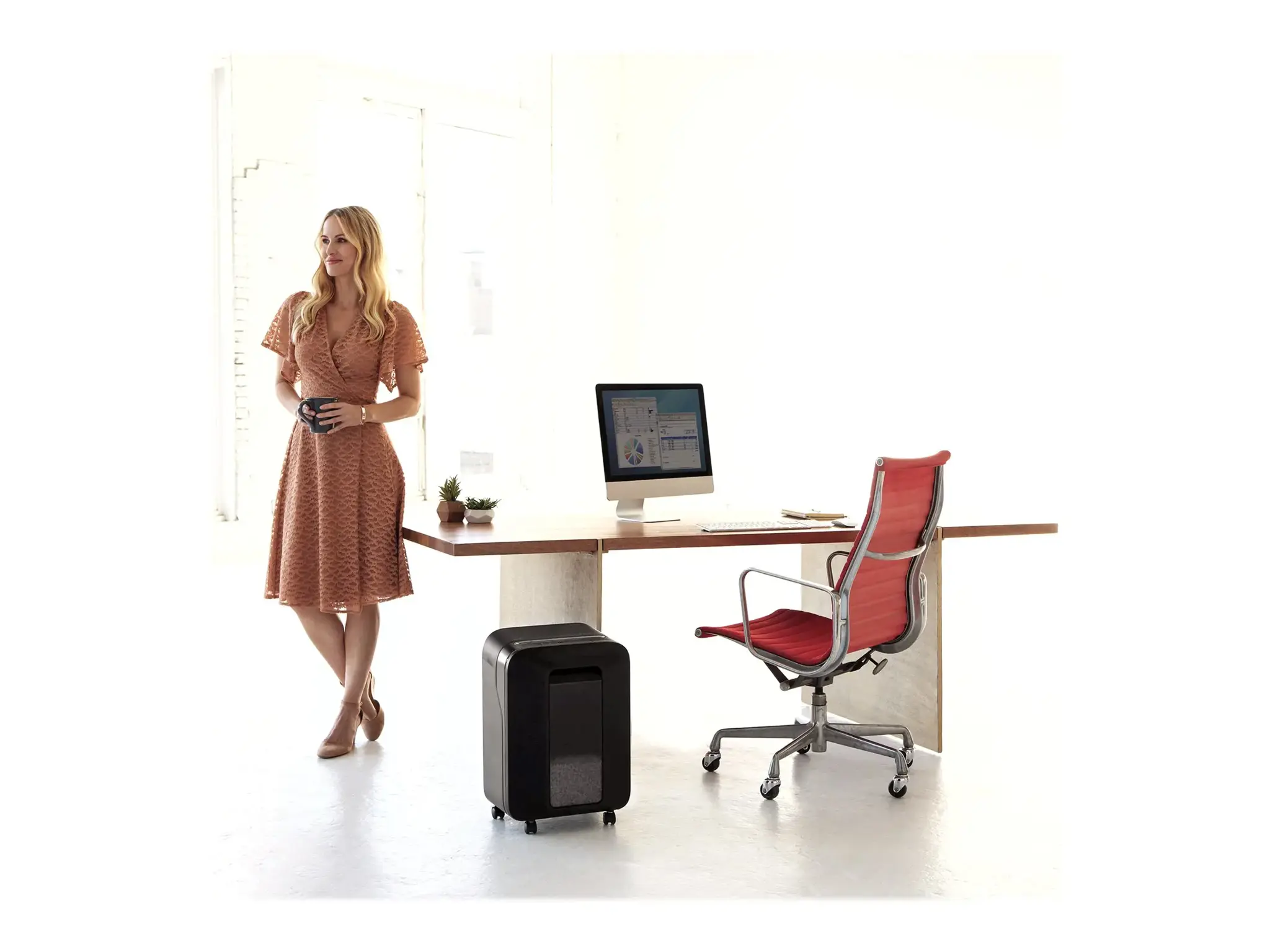 "Fellowes Powershred LX200", 4 x 12 mm, 22 l, jutiklinis, 4 ratukai, 2000 mm/min, 12 lapų