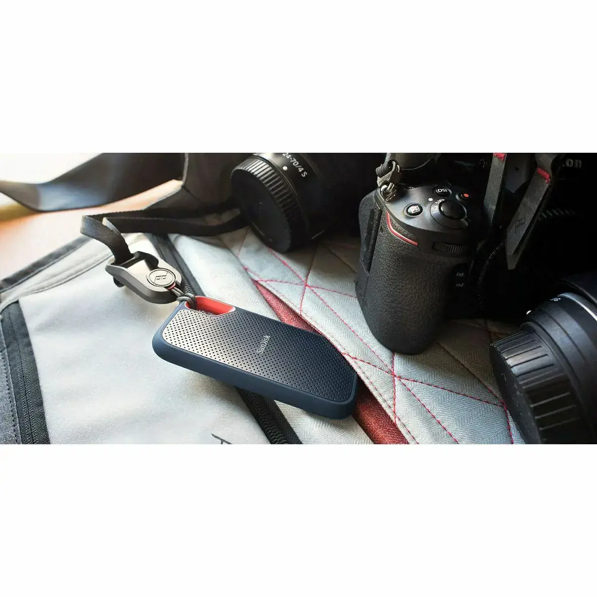 SANDISK Extreme 4 TB nešiojamasis SSD diskas iki 1050 MB/s skaitymo ir 1000 MB/s rašymo sparta USB 3.2 Gen 2 metrų apsauga nuo kritimo iš 2 metrų aukščio ir IP55