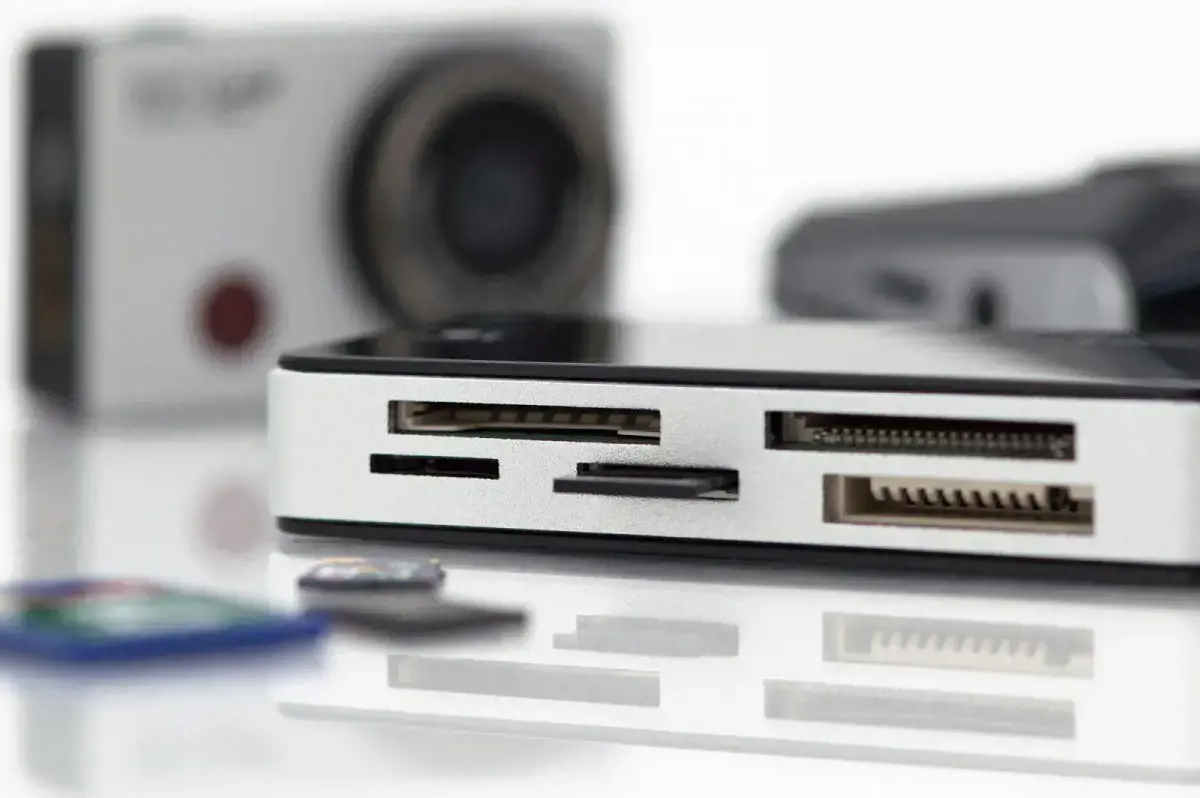 DIGITUS USB 3.0 kortelių skaitytuvas Palaiko MS/SD/SDHC/MiniSD/M2/CF/MD/SDXC korteles 1M USB A jungiamasis kabelis